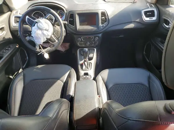 3C4NJDBB8JT485260 2018 JEEP COMPASS - Image 8