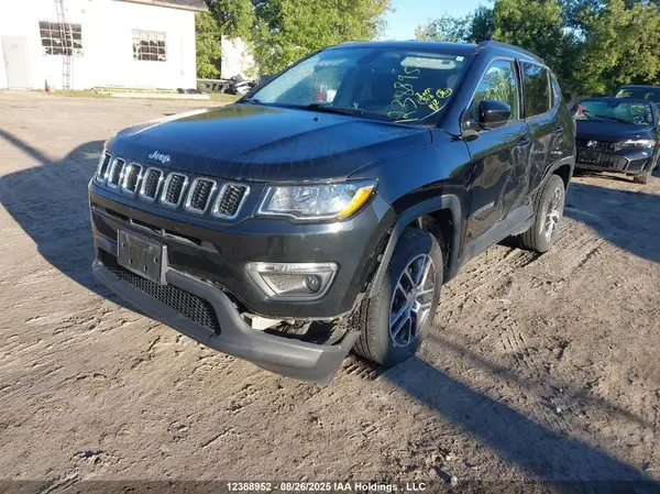3C4NJDBB8JT493424 2018 JEEP COMPASS - Image 2