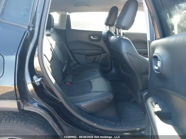 3C4NJDBB8JT493424 2018 JEEP COMPASS - Image 8