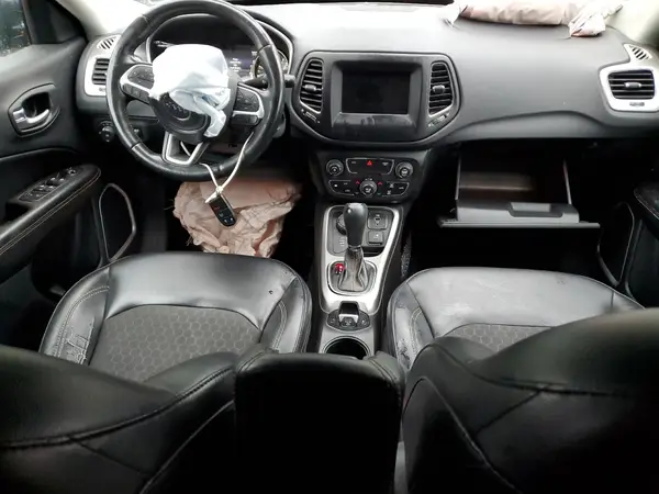 3C4NJDBB8KT593654 2019 JEEP COMPASS - Image 8