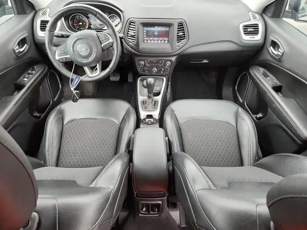 3C4NJDBB8KT593718 2019 JEEP COMPASS - Image 8