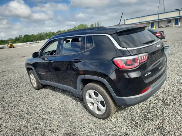 3C4NJDBB8KT595243 2019 JEEP COMPASS - Image 2