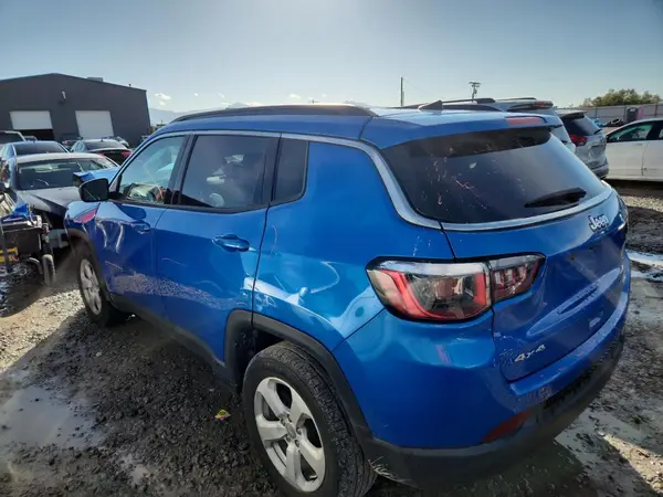 3C4NJDBB8KT596988 2019 JEEP COMPASS - Image 2
