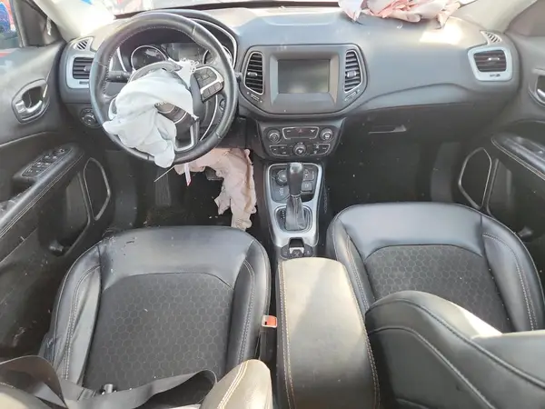 3C4NJDBB8KT596988 2019 JEEP COMPASS - Image 8