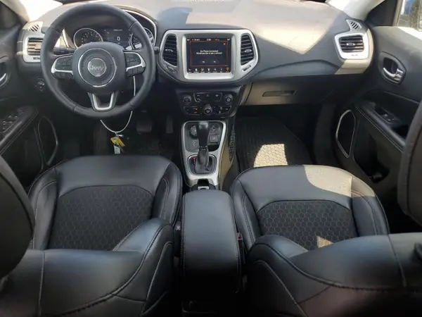 3C4NJDBB8KT598658 2019 JEEP COMPASS - Image 8