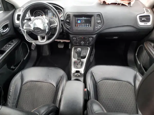 3C4NJDBB8KT599275 2019 JEEP COMPASS - Image 8