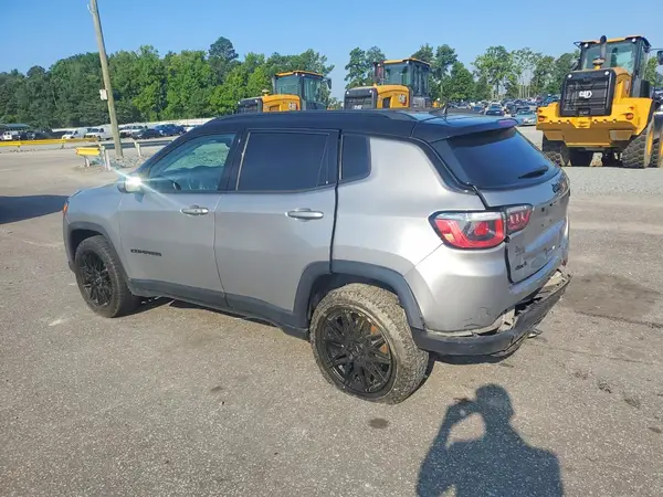 3C4NJDBB8KT621226 2019 JEEP COMPASS - Image 2
