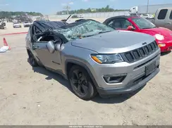 3C4NJDBB8KT623137 2019 JEEP COMPASS