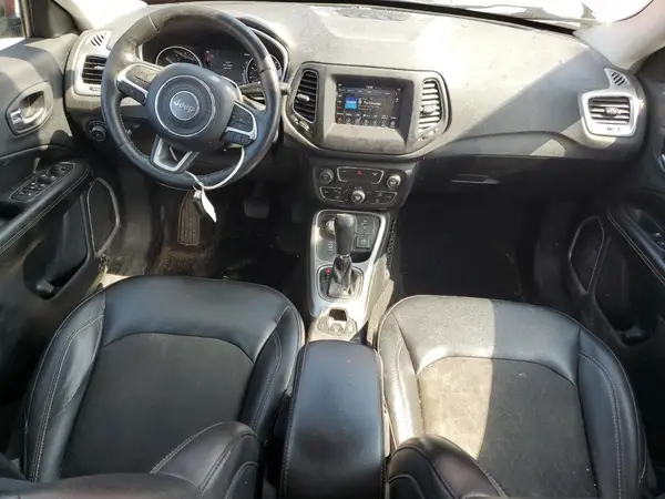 3C4NJDBB8KT628936 2019 JEEP COMPASS - Image 8
