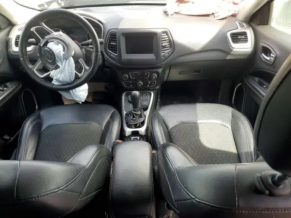 3C4NJDBB8KT628970 2019 JEEP COMPASS - Image 8