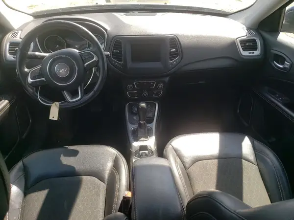 3C4NJDBB8KT630198 2019 JEEP COMPASS - Image 8