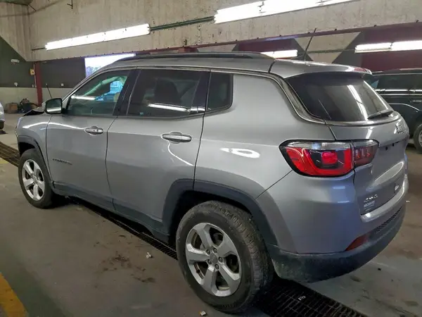3C4NJDBB8KT641539 2019 JEEP COMPASS - Image 2