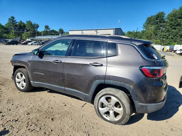 3C4NJDBB8KT650676 2019 JEEP COMPASS - Image 2