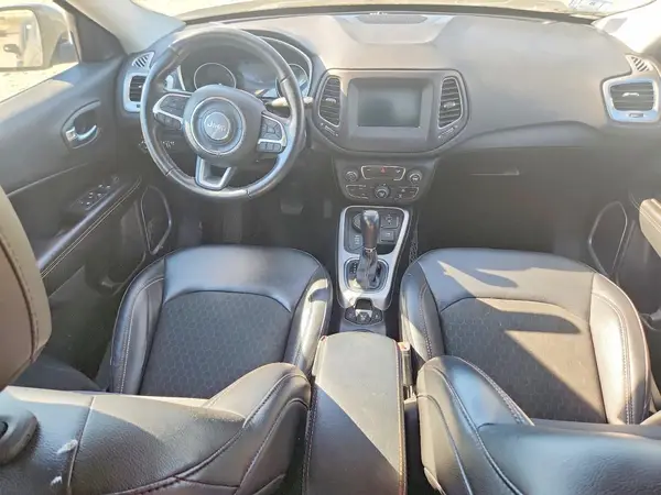 3C4NJDBB8KT650676 2019 JEEP COMPASS - Image 8