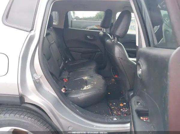 3C4NJDBB8KT656459 2019 JEEP COMPASS - Image 8