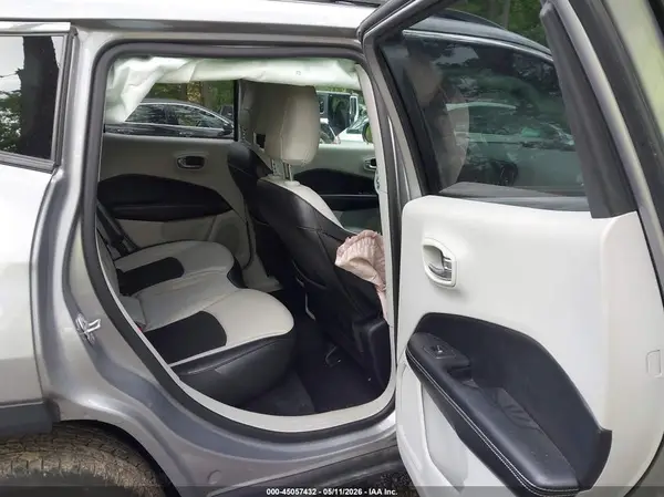 3C4NJDBB8KT659197 2019 JEEP COMPASS - Image 8