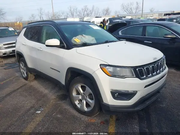 3C4NJDBB8KT660978 2019 JEEP COMPASS - Image 1