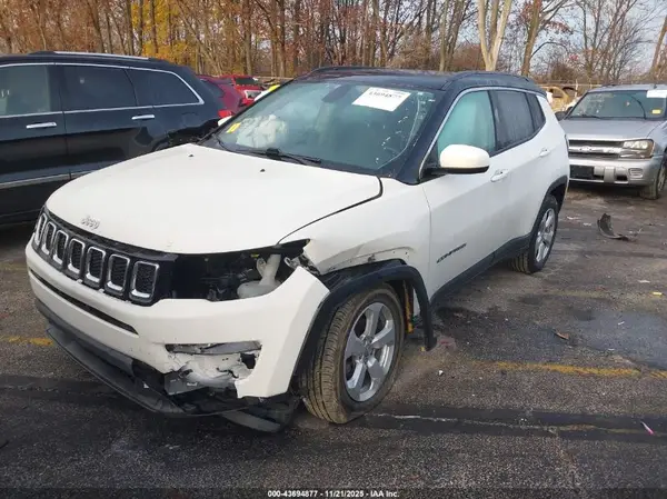 3C4NJDBB8KT660978 2019 JEEP COMPASS - Image 2