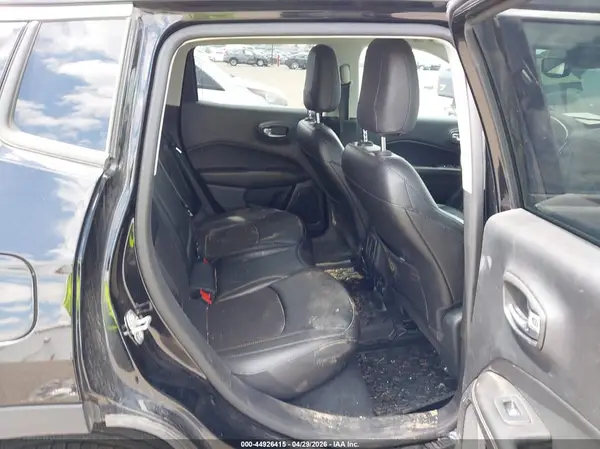 3C4NJDBB8KT671835 2019 JEEP COMPASS - Image 8