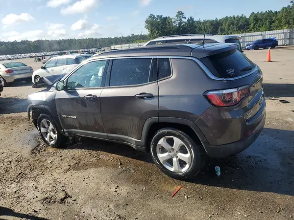 3C4NJDBB8KT675240 2019 JEEP COMPASS - Image 2