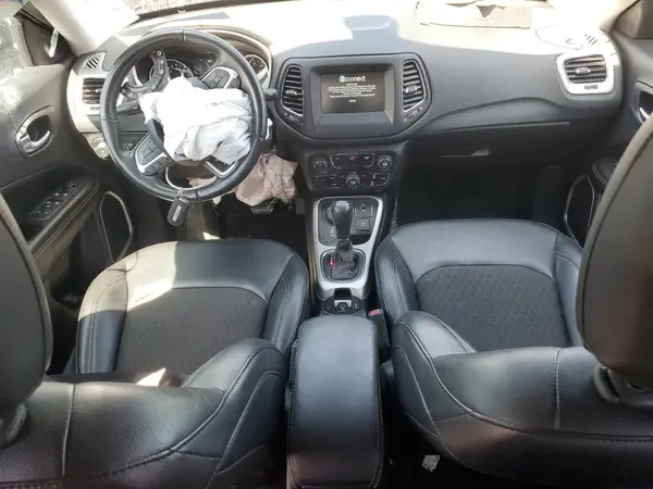 3C4NJDBB8KT675240 2019 JEEP COMPASS - Image 8