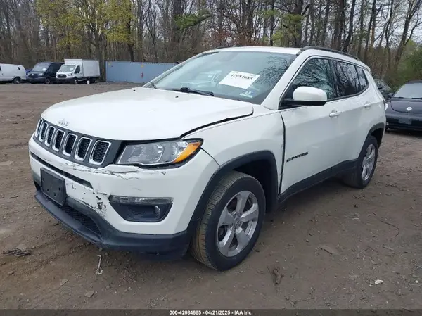 3C4NJDBB8KT678493 2019 JEEP COMPASS - Image 2