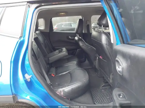 3C4NJDBB8KT682995 2019 JEEP COMPASS - Image 8