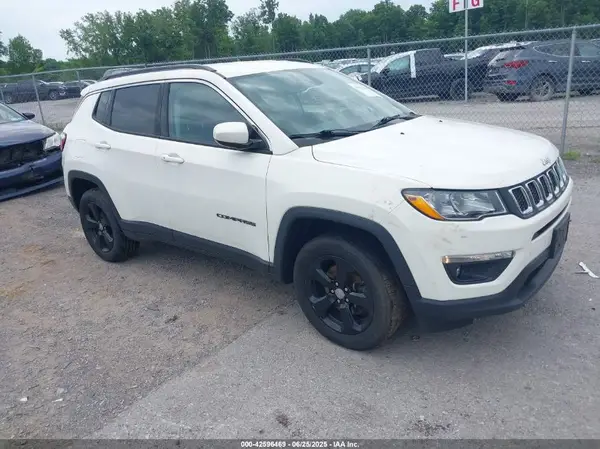 3C4NJDBB8KT684116 2019 JEEP COMPASS - Image 1
