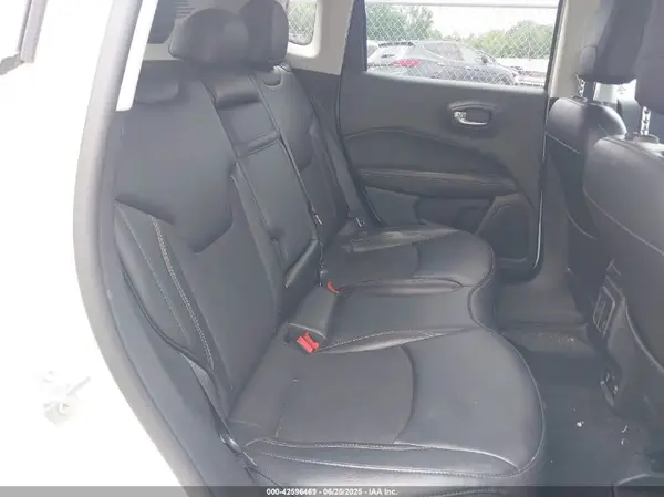 3C4NJDBB8KT684116 2019 JEEP COMPASS - Image 8