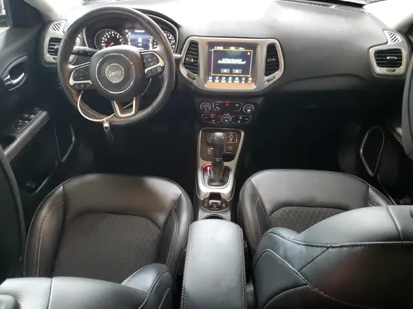 3C4NJDBB8KT689381 2019 JEEP COMPASS - Image 8