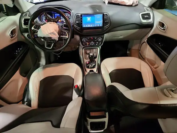 3C4NJDBB8KT703800 2019 JEEP COMPASS - Image 8