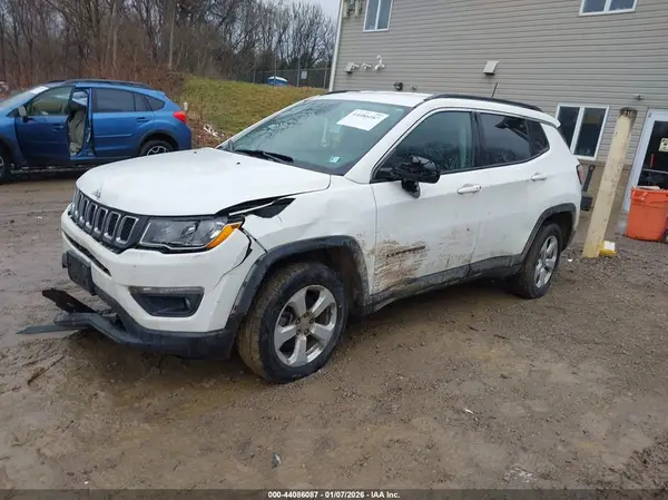 3C4NJDBB8KT703991 2019 JEEP COMPASS - Image 2