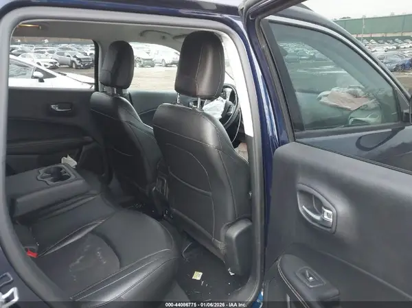 3C4NJDBB8KT704168 2019 JEEP COMPASS - Image 8