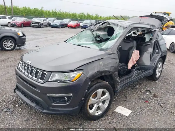 3C4NJDBB8KT713565 2019 JEEP COMPASS - Image 2