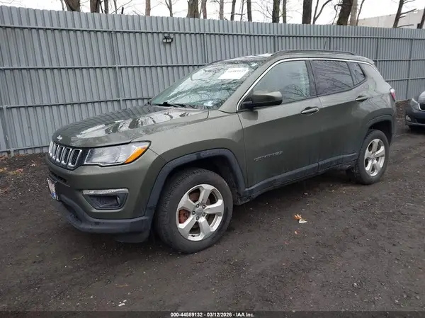 3C4NJDBB8KT714098 2019 JEEP COMPASS - Image 2