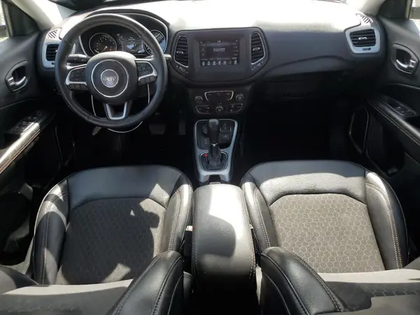 3C4NJDBB8KT735291 2019 JEEP COMPASS - Image 8