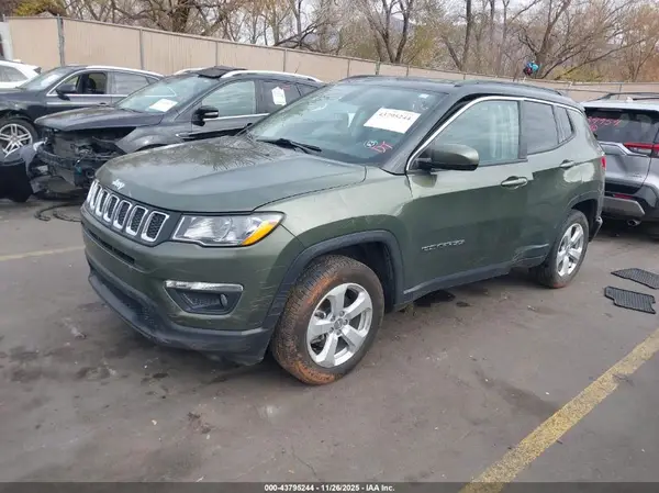 3C4NJDBB8KT740894 2019 JEEP COMPASS - Image 2