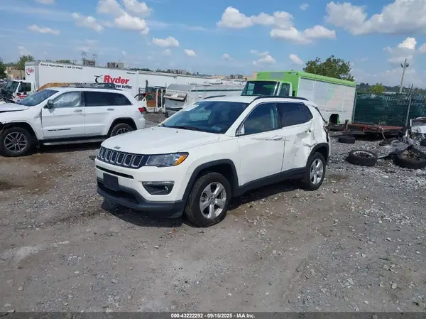 3C4NJDBB8KT741852 2019 JEEP COMPASS - Image 2