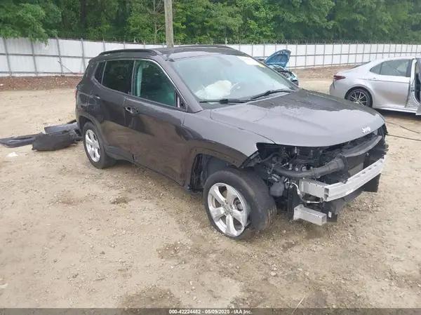 3C4NJDBB8KT748588 2019 JEEP COMPASS - Image 1