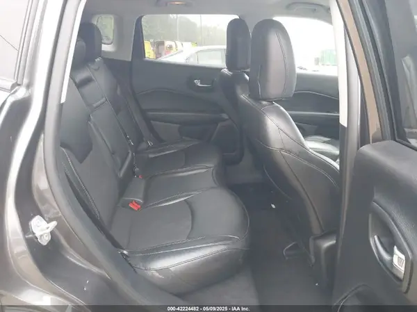 3C4NJDBB8KT748588 2019 JEEP COMPASS - Image 8
