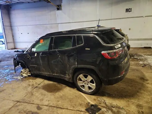 3C4NJDBB8KT754875 2019 JEEP COMPASS - Image 2