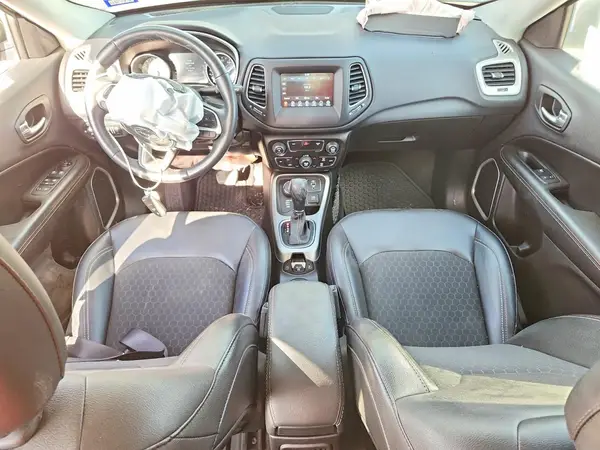 3C4NJDBB8KT755220 2019 JEEP COMPASS - Image 8