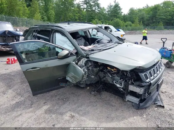 3C4NJDBB8KT760370 2019 JEEP COMPASS - Image 1