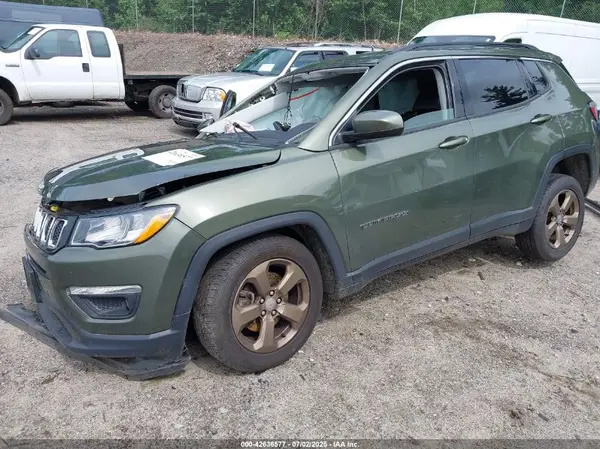 3C4NJDBB8KT760370 2019 JEEP COMPASS - Image 2