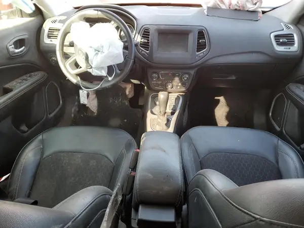3C4NJDBB8KT761020 2019 JEEP COMPASS - Image 8