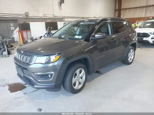 3C4NJDBB8KT767450 2019 JEEP COMPASS - Image 2