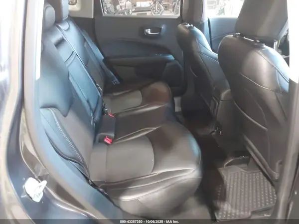 3C4NJDBB8KT767450 2019 JEEP COMPASS - Image 8