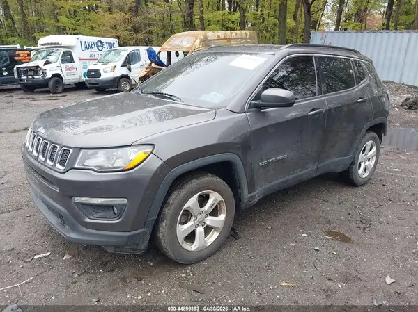 3C4NJDBB8KT768159 2019 JEEP COMPASS - Image 2