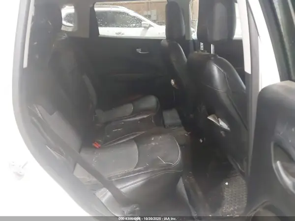 3C4NJDBB8KT768484 2019 JEEP COMPASS - Image 8