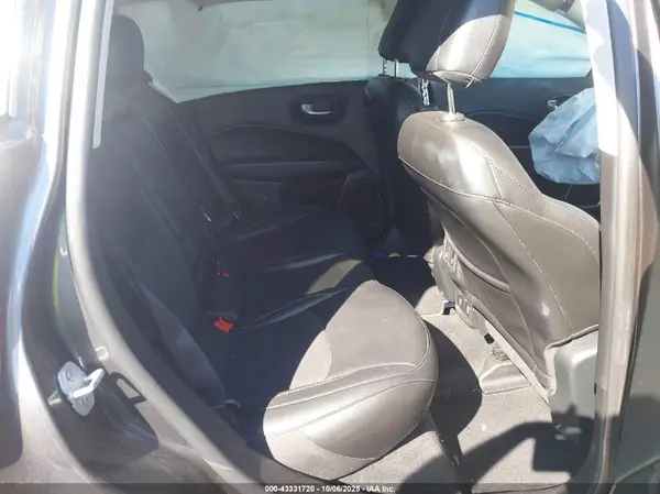 3C4NJDBB8KT786614 2019 JEEP COMPASS - Image 8